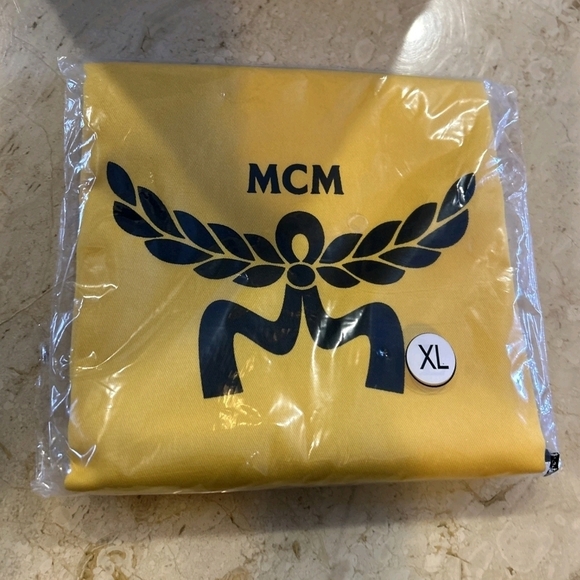 RARE MCM SIZE XL Stark studded Backpack NEW WITH TAGS IN WHITE - Picture 9 of 11